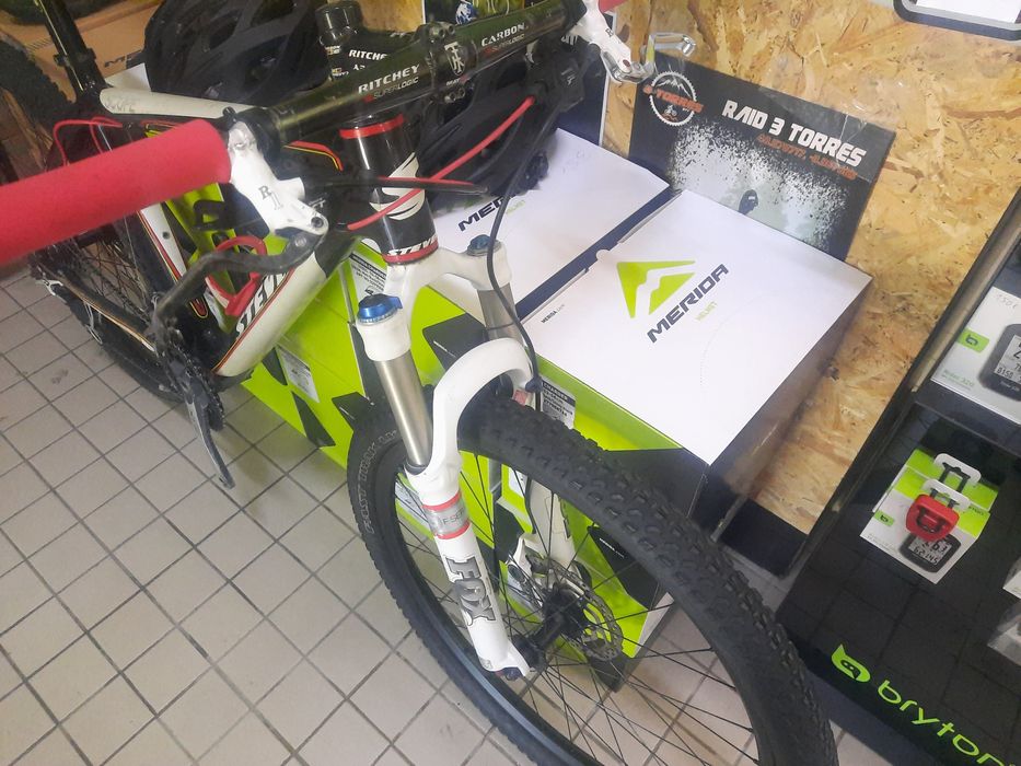 Btt de carbono stevens com fox e xtr