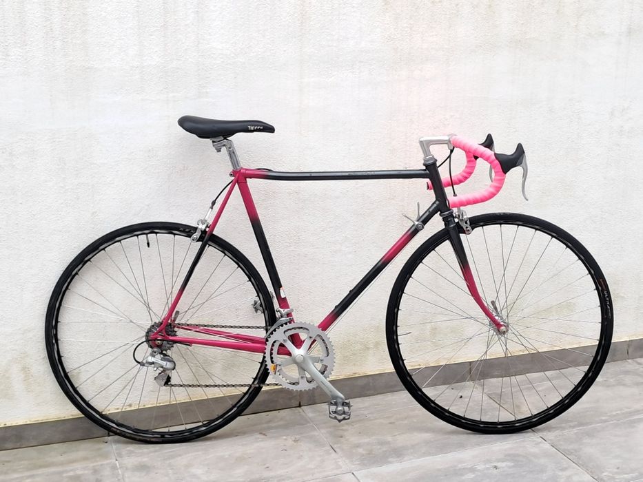 Bicicleta clássica Columbus Shimano 105
Quadro em Aço Columbus Aelle
Q