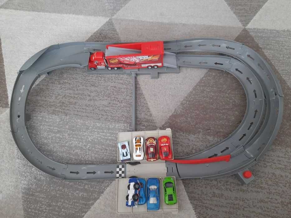 Auta Cars Zygzak tor wyścigowy super zabawa dla fana McQuina