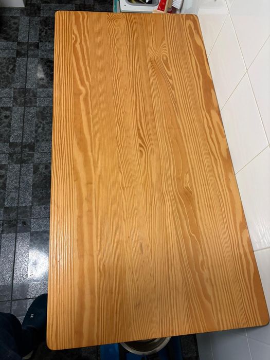 Mesa de madeira 120x60 com pernas de metal