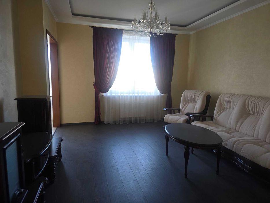 Оренда 3-кімнатної квартири по вул. Січневих Стрільців (Артема) 52А