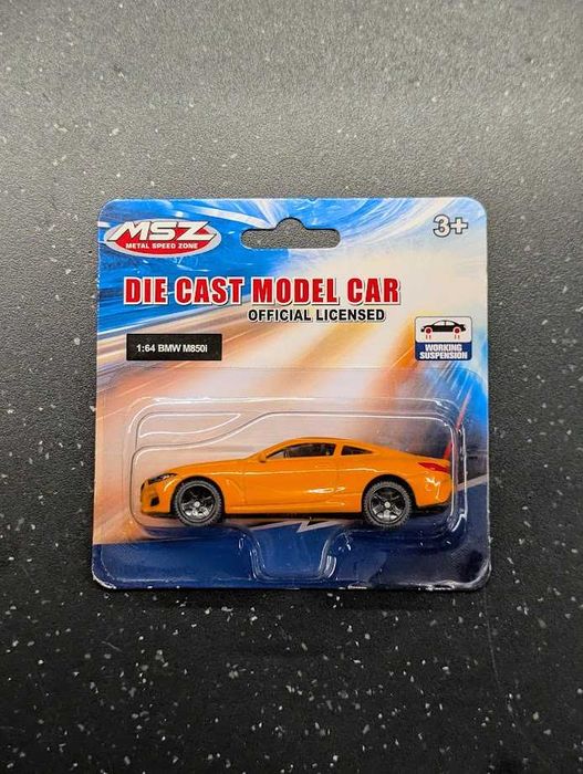 CCA BMW 850i metalowy model w skali 1:64