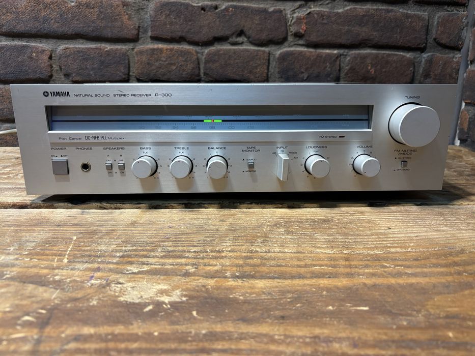 Amplituner Yamaha R 300