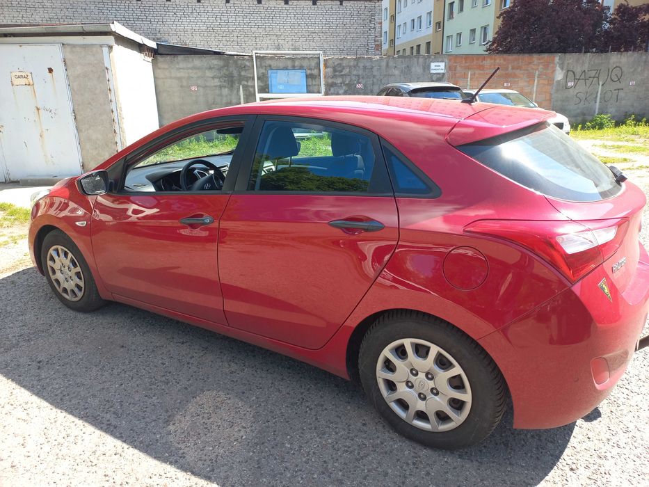 Syndyk sprzeda samochód  HYUNDAI i30 rok produkcji 2012