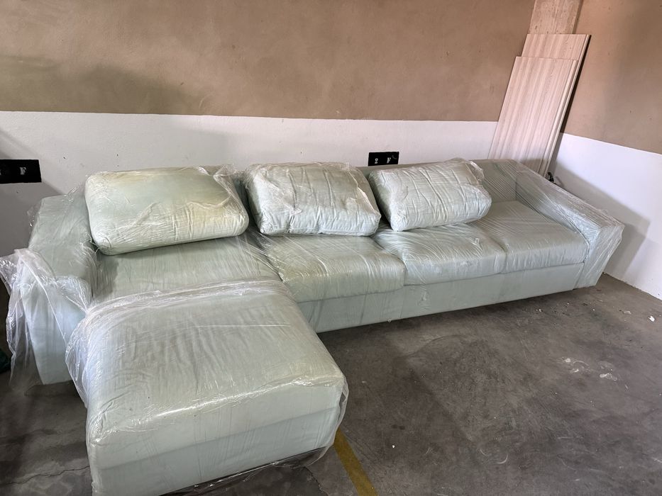 Sofa 4 lugares verde pastel