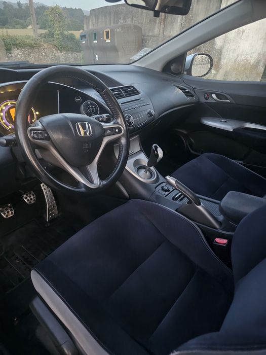 Honda civic impecável