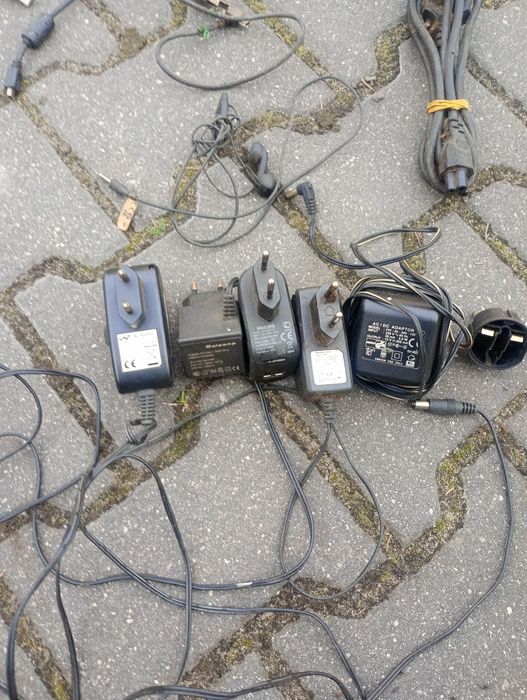 Kable ładowarki może ktoś szuka