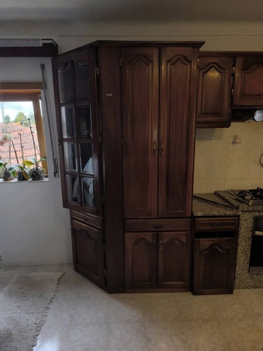 Móveis de Cozinha em Mogno