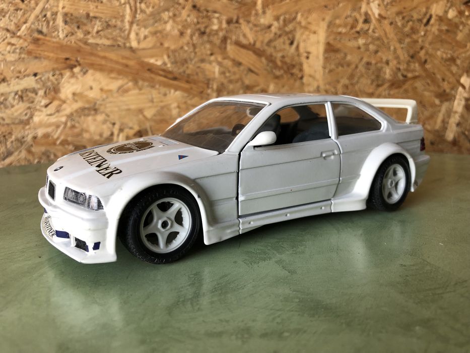 Колекційна модель BMW M3 E36 GTR Warsteiner 1:24 Bburago