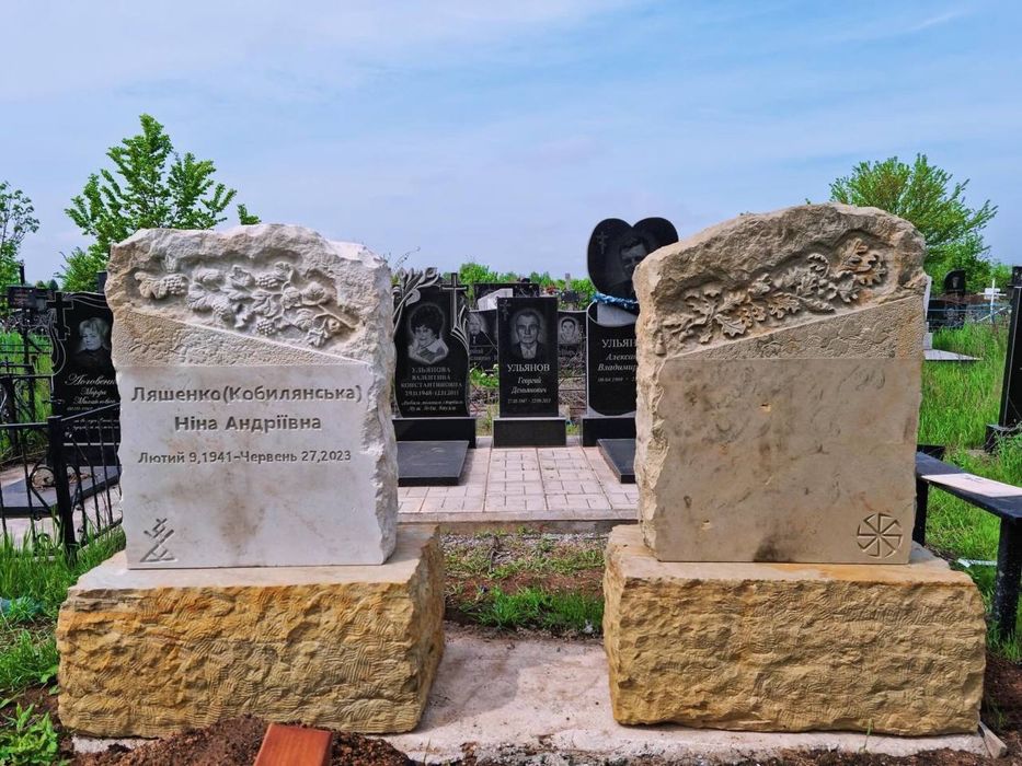 Козацький хрест Виготовлення не стандартних памʼятників з пісковика