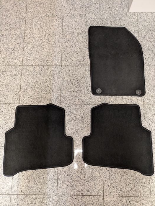 Tapetes originais Skoda Fabia 3