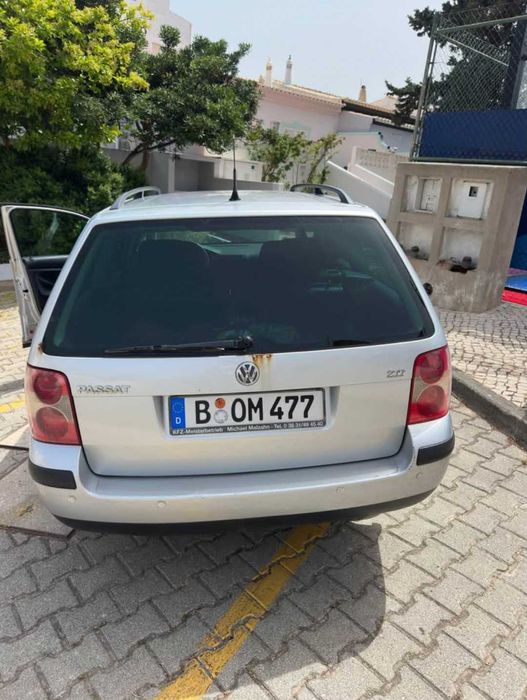 VW Passat Variant 2.0 Petrol | 211.715 km | 2002 | Runs Well