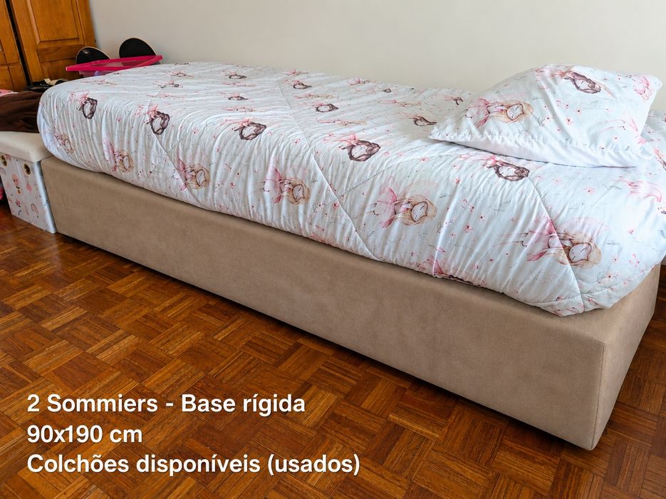Preço novo 950€ 2 camas sommiers base rígida 90x190.