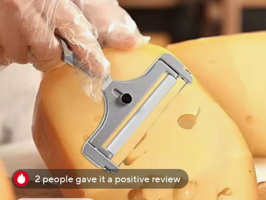 Nóż do krojenia sera szwajcarskiego.