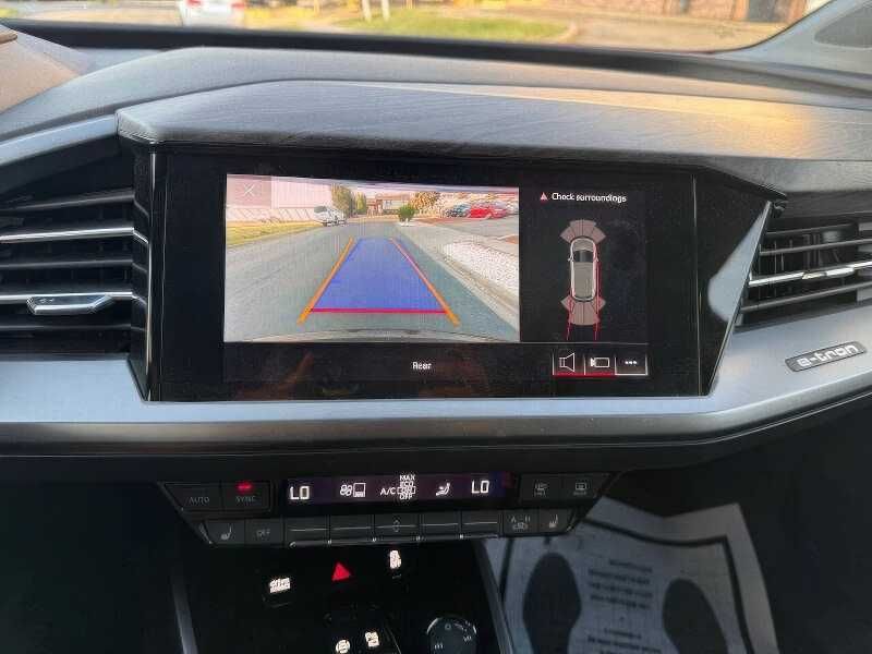 2022 Audi Q4 e-tron quattro Premium 50