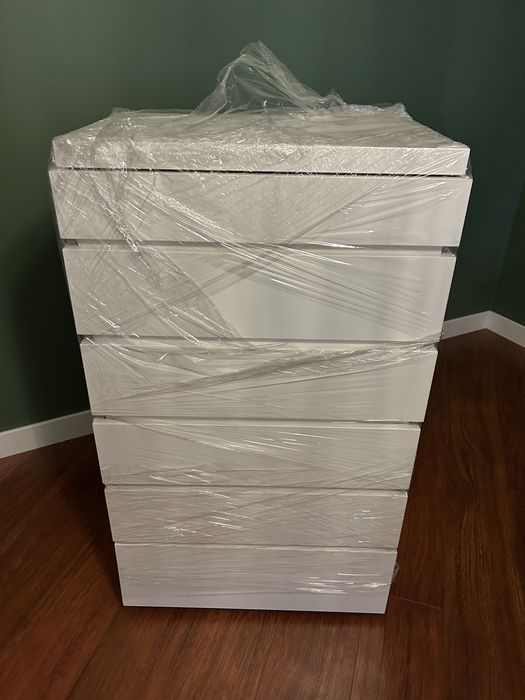 Camiseiro lacado branco