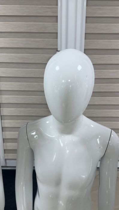 Дитячі манекени лаковані білі