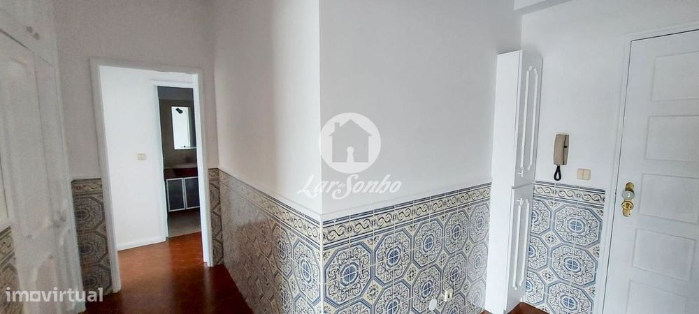 Apartamento T1 com terraço de 50m2 a 500m da praia da Amorosa, Vian...