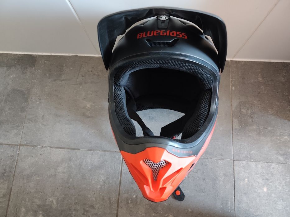 Kask rowerowy Bluegrass L