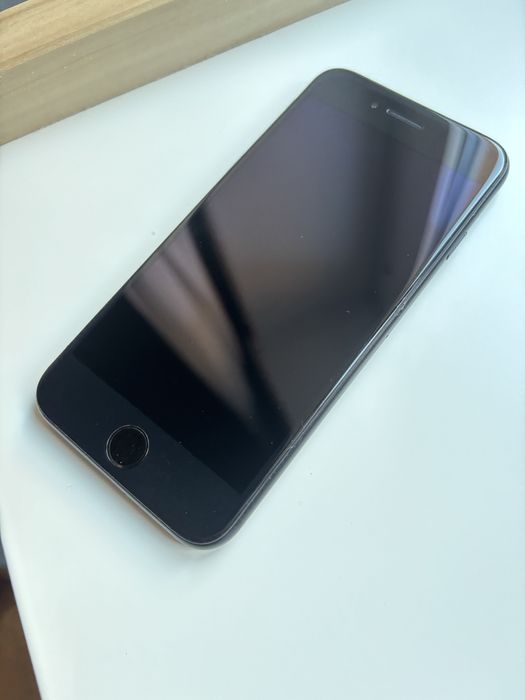 Iphone SE 2020 64GB + acessórios extra