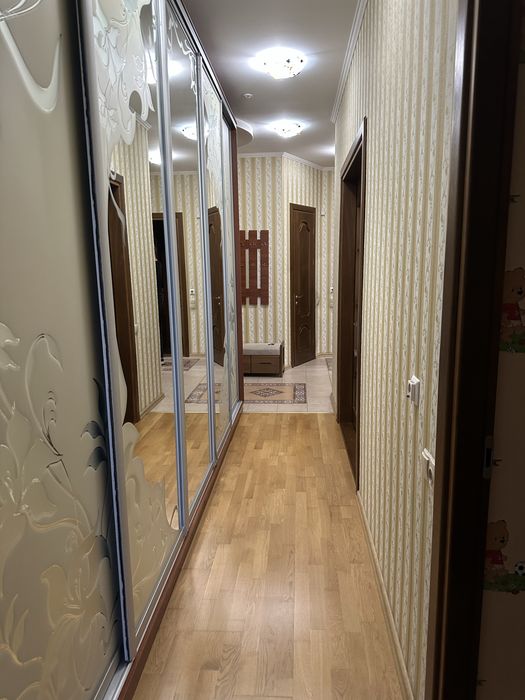 Здам укомплектовану квартиру в новобудові, р-н Чайки з власним гаражем