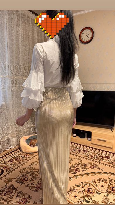 Золота спідниця з розрізом Юбка на свято Народження 8 березня