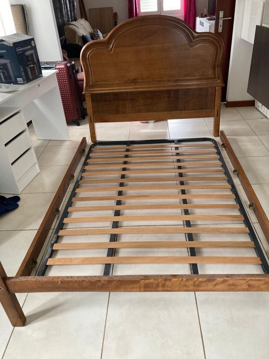 Cama casal com colcao