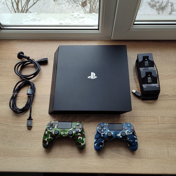 Ps 4 pro 1 ТБ ,2 геймпада Sony playstation ігрова приставка