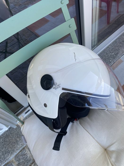 Capacete modelo aberto