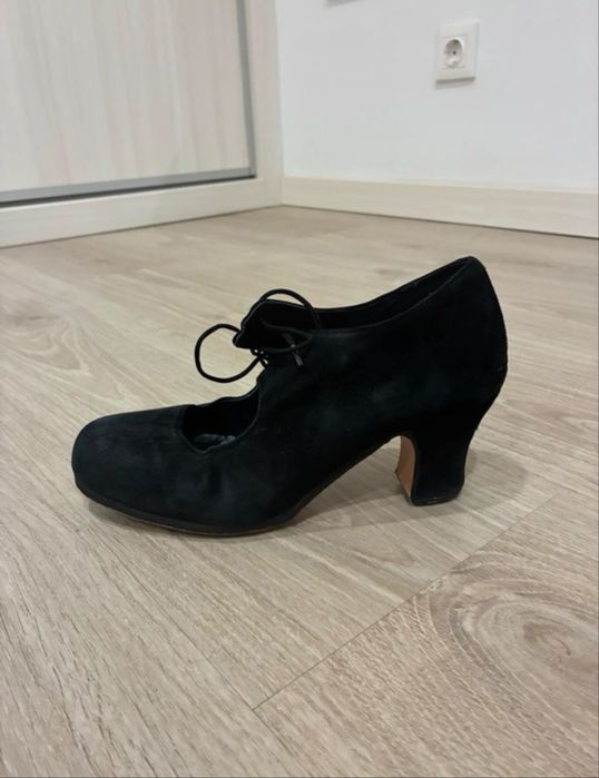 Sapatos de Sevilhanas- Roberto Garrudo
