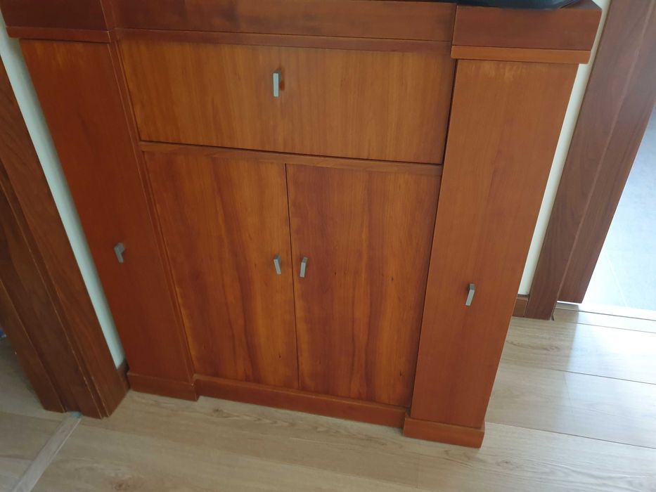 Movel cor cerejeira. Bom estado.