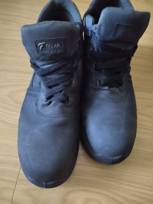 Продам мужские рабочие ботинки