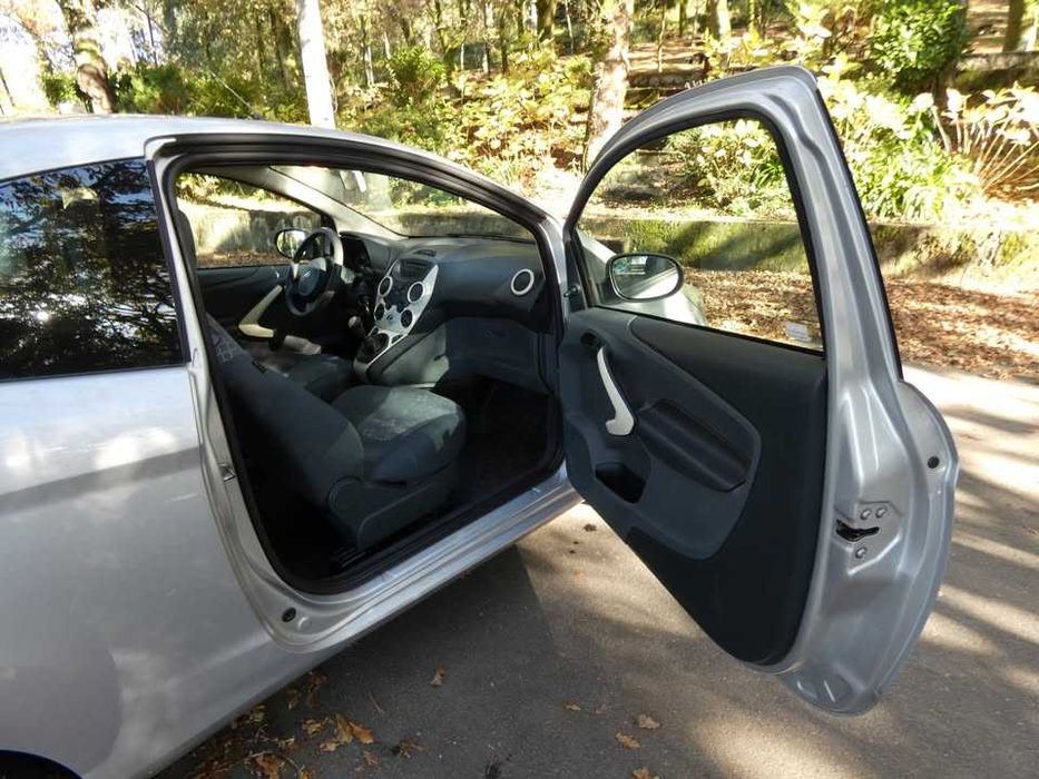 Vendo viatura Ford KA 1,25 Ano 2015, Bom estado geral, c/ac 3 Portas  Preço 5.000€