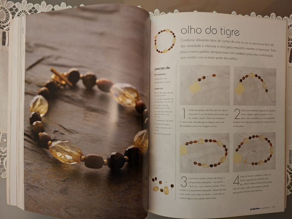 Livro: MAYA BRENNER" Bijutaria Com Contas.