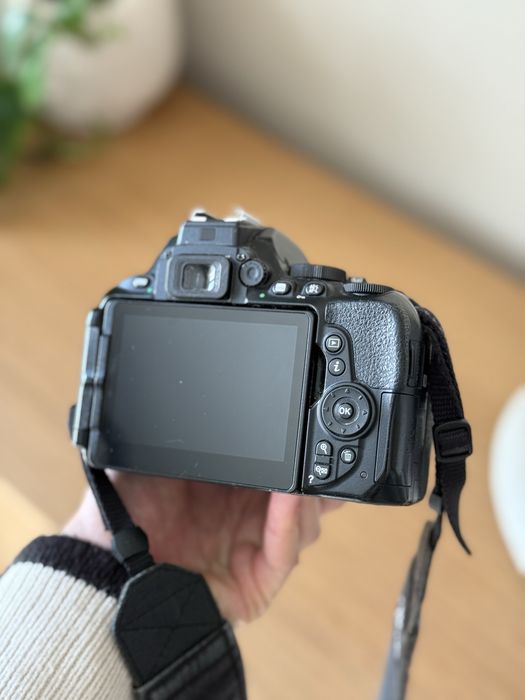 NIKON 5600 + Nikkor 18-55mm + Nikkor 35mm | w super stanie