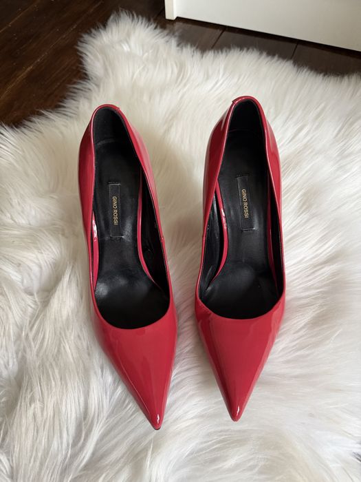 Туфлі на шпильці