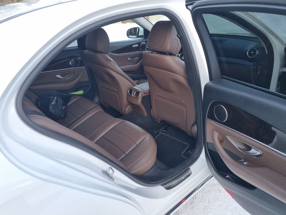 Mercedes Benz 2017 рік