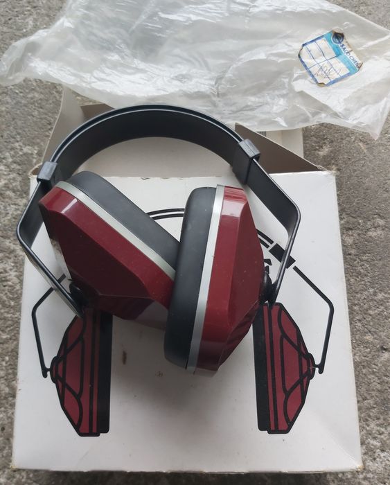3M™ Model 1000 Earmuffs