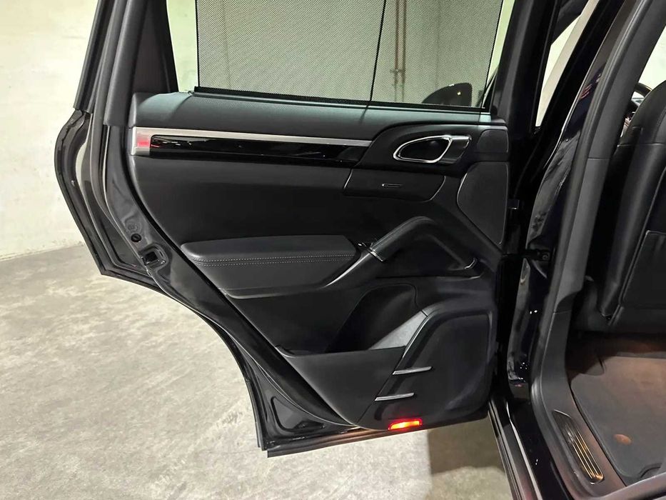 Porsche Cayenne S E-Hybrid 3.0 V6 – Versão Sport Chrono, Plug-in