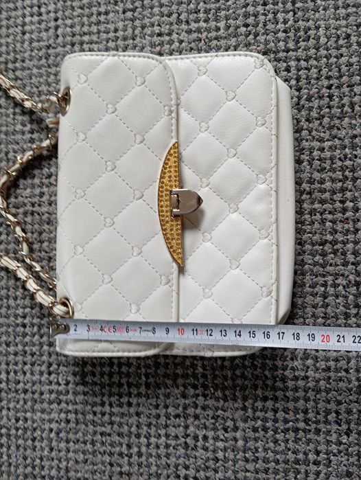 biała torebka typu crossbody marki Gallantry