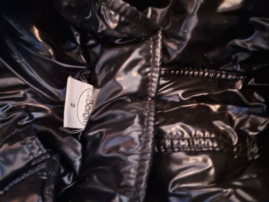 Жилетка лакова на 2-3 роки