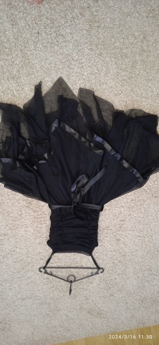 Вечірні сукні в ідеальному стані