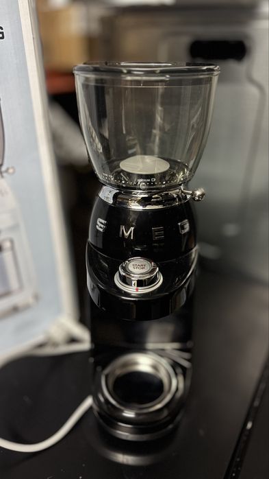 Moinho de Café SMEG CGF11BLEU (Capacidade: 130 g - 150 W - Pret