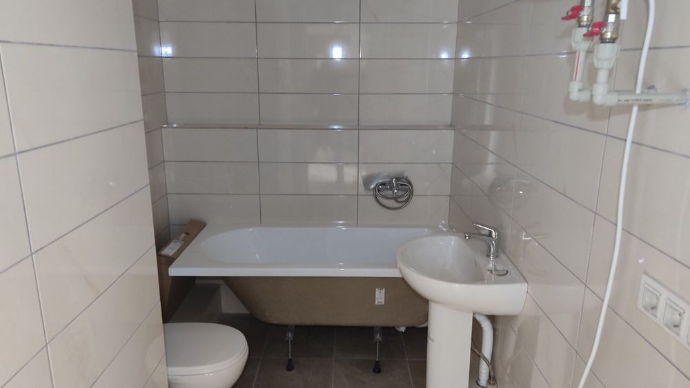 1-кімнатна з двома балконами в новому ЖК на Глушко/будинок зданий
1-кі