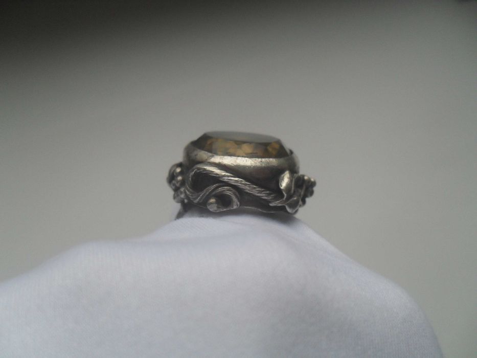 Stary srebrny duży pierścień z topazem dymnym - cena ost