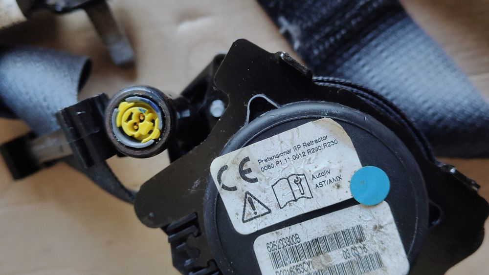 pas bezpieczeństwa przód lewy prawy napinacz jeep cherokee kl 2017