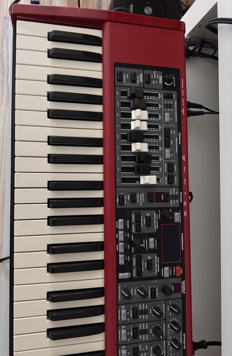 Nord Electro 5D 61   Super stan,