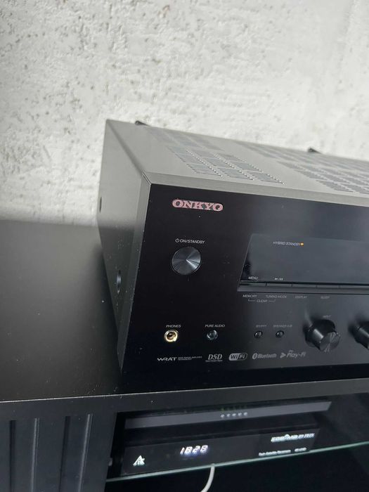 Amplituner ONKYO TX8250b