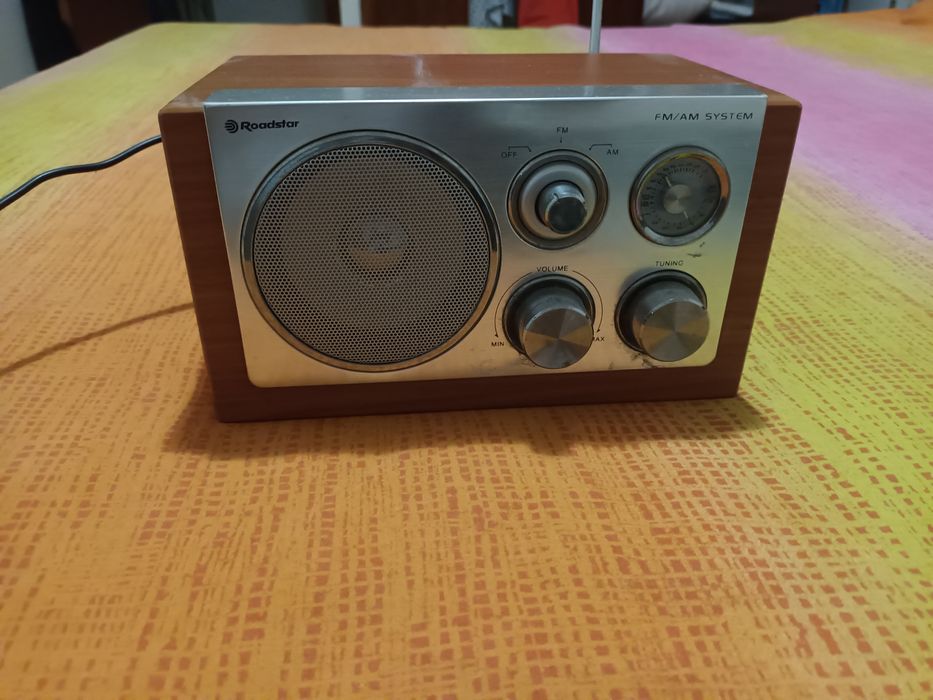 Rádio antigo marca Roadstar
