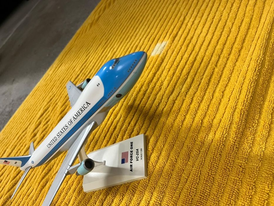 Maquete Avião Air Force One VC-25A (Boeing 747) – Escala 1:250